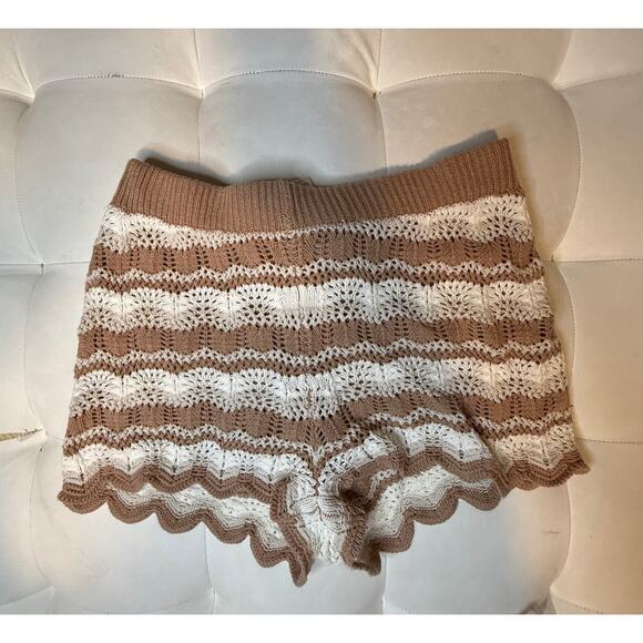 Hippie Rose Junior/Women's two piece tan and white knit lounge set size M - Picture 9 of 15